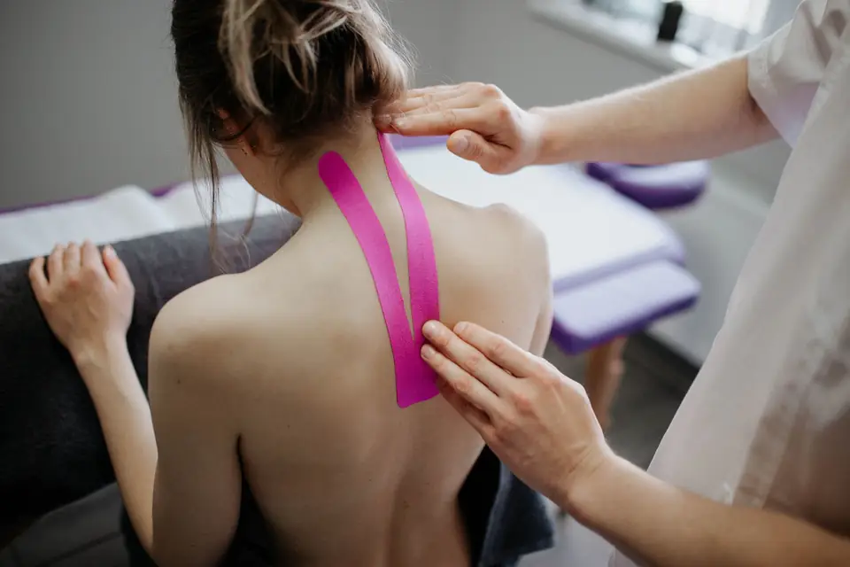 Vendaje neuromuscular en el cuello